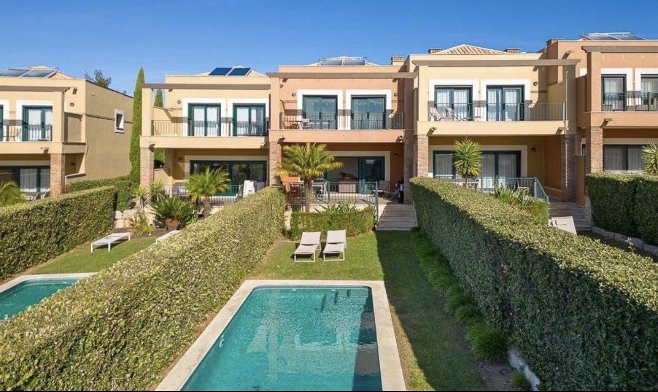 CASA DUO — 1